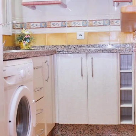 Modern In With Balcony And City View - 48 Sqm *