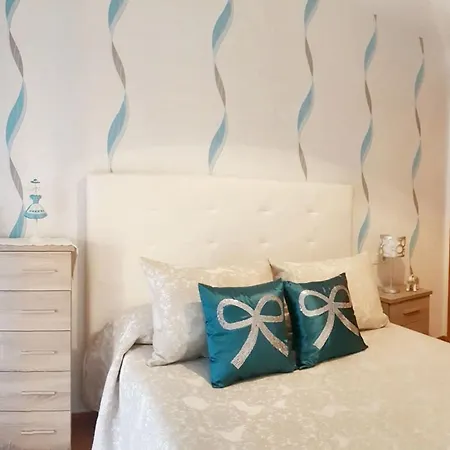 Modern In With Balcony And City View - 48 Sqm Apartment *