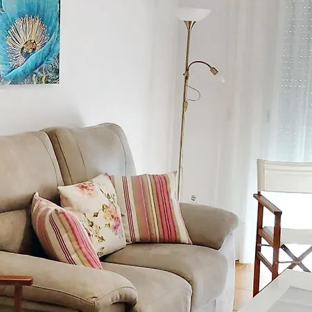 Modern In With Balcony And City View - 48 Sqm